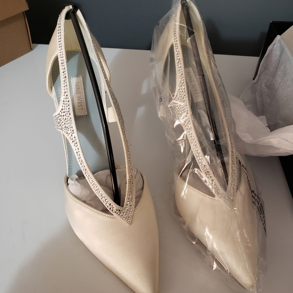 Ladies shoes - Picture 1 of 4